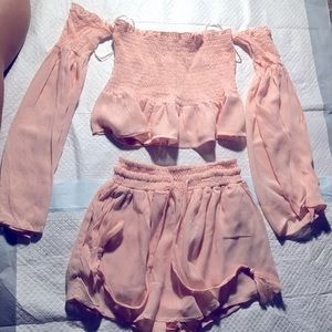 Soft pink two piece set never worn before size medium